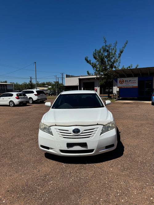 2009 Toyota Camry Sedan (White)